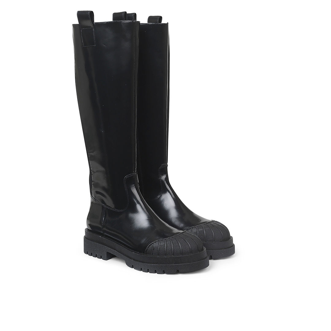 Long Shafted boot with zipper