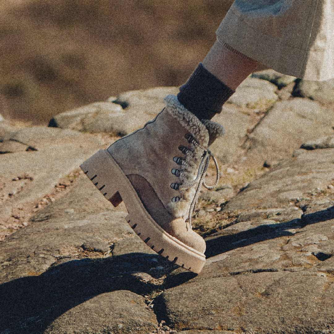 Chunky lace-up boot with soft merino wool lining
