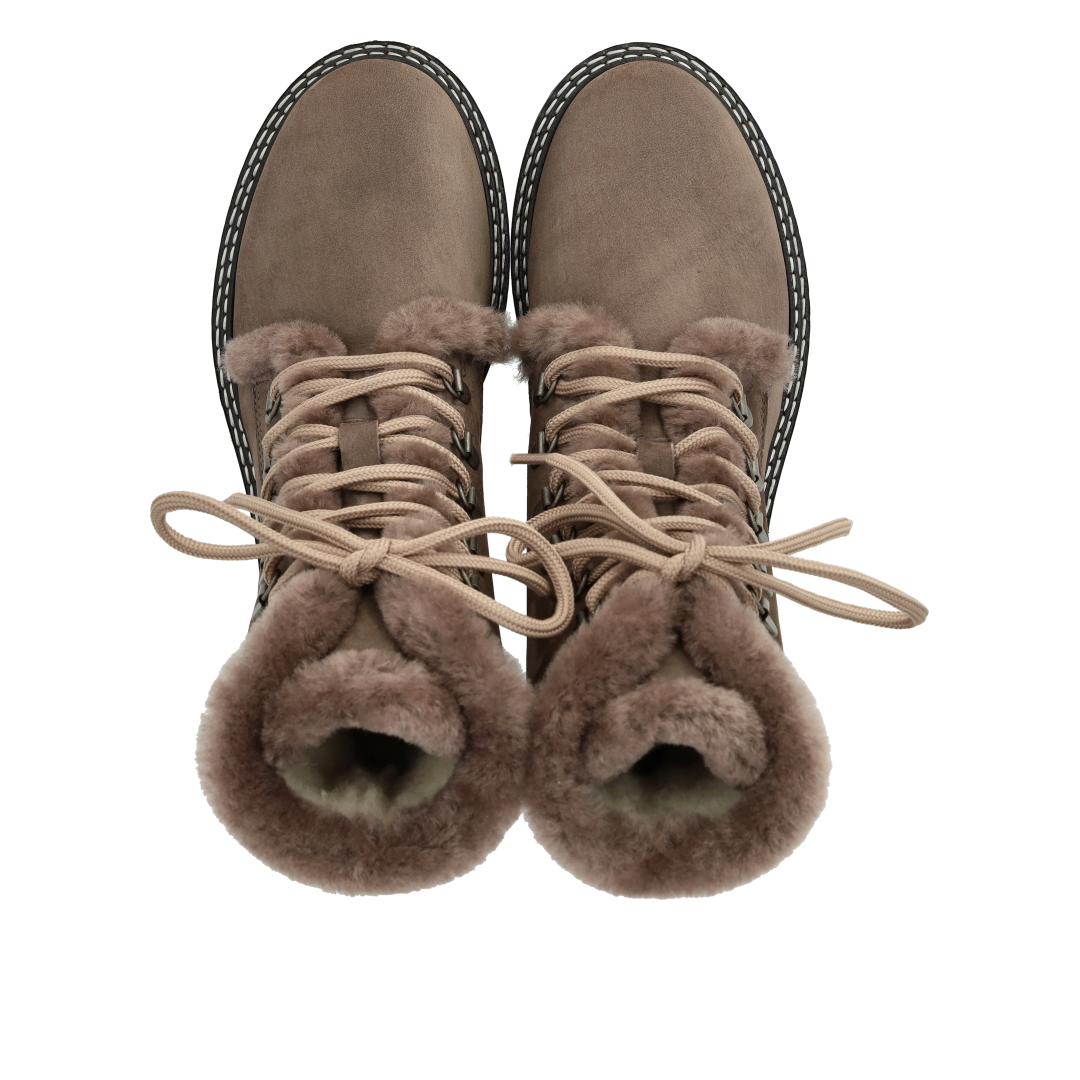 Chunky lace-up boot with soft merino wool lining