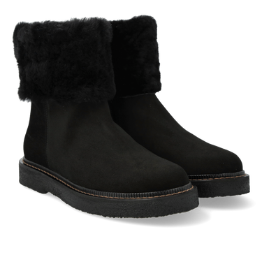 Suede boot with soft lambswool lining