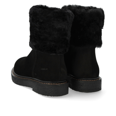 Suede boot with soft lambswool lining