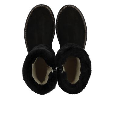 Suede boot with soft lambswool lining