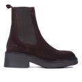 Boot with elastic