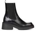 Boot with elastic