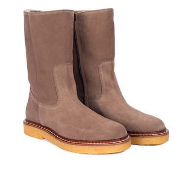 Boot with wool lining