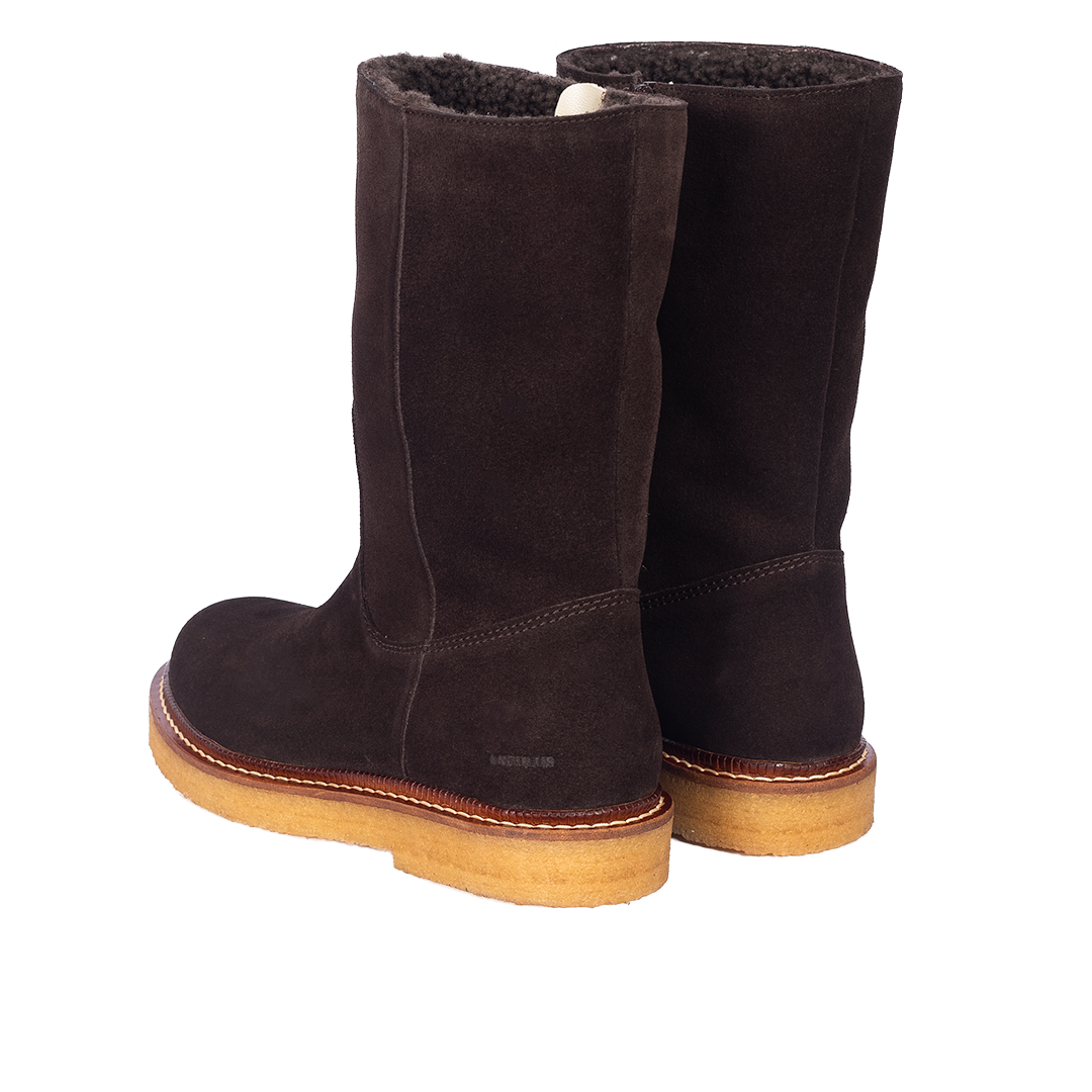 Boot with wool lining