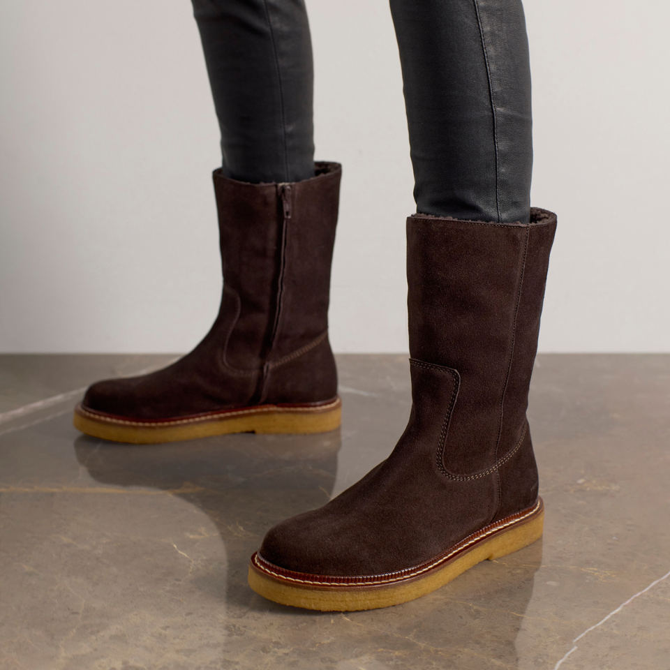 Boot with wool lining