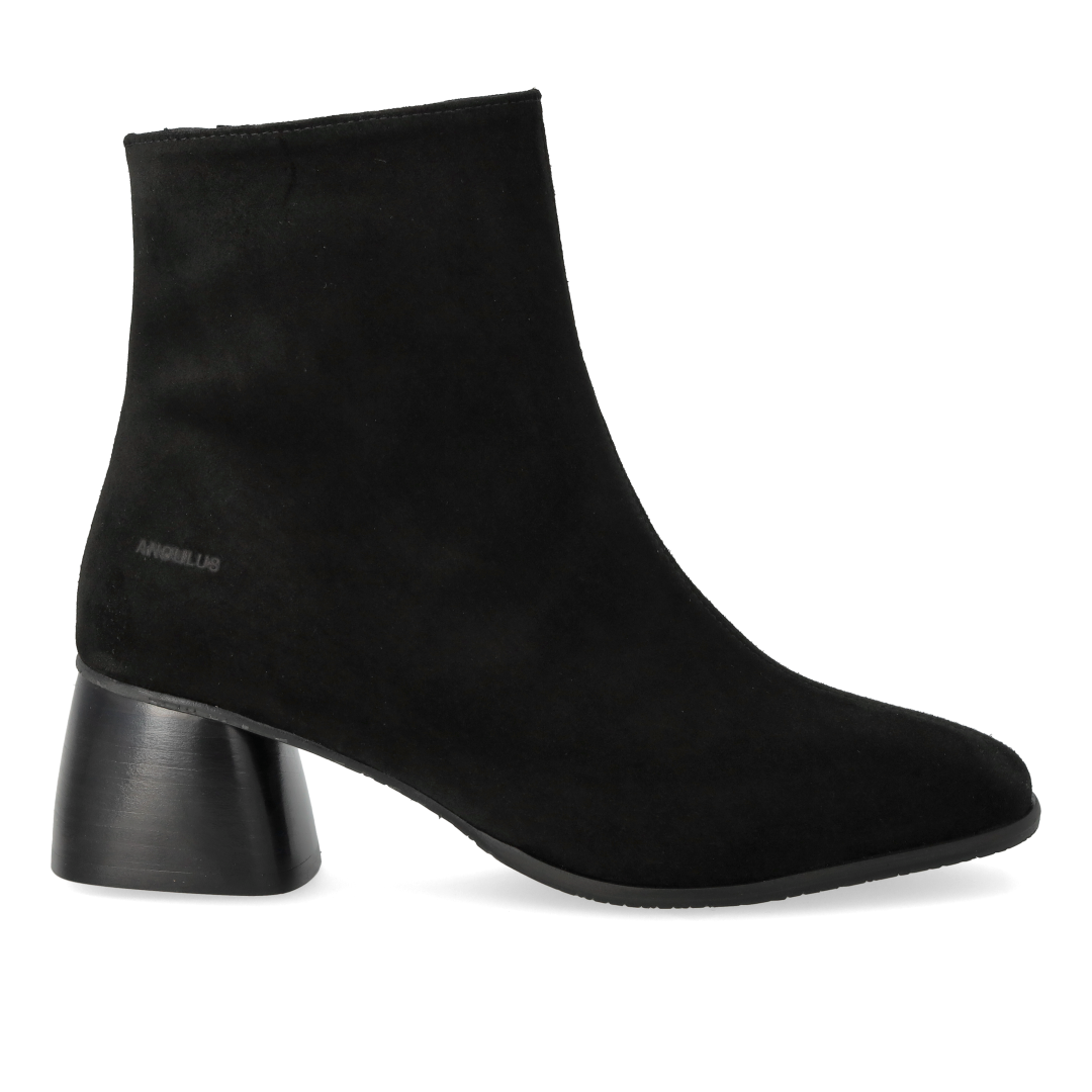 Ankle boot with sculptural black wooden heel