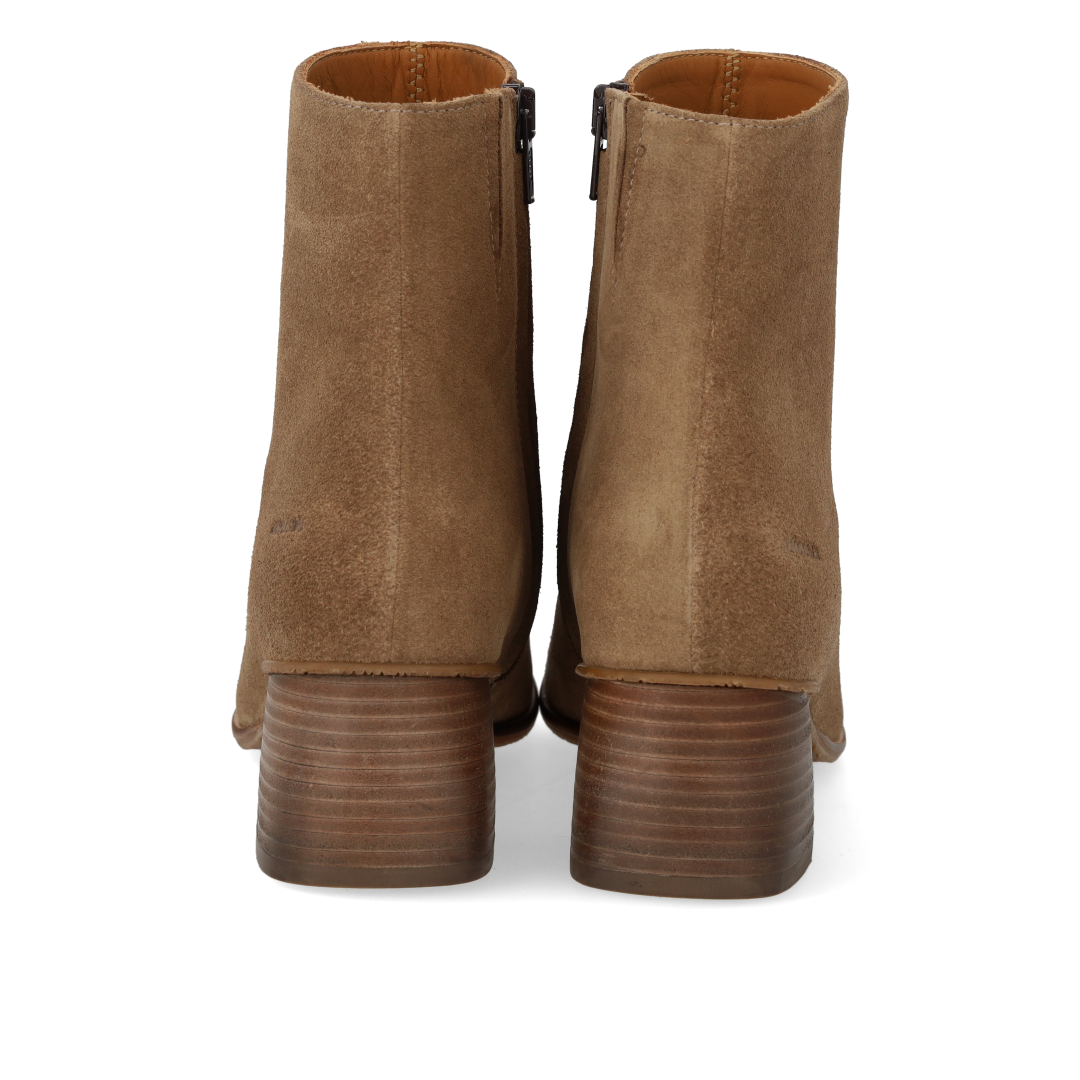 Ankle boot with sculptural wooden heel