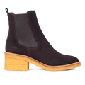 Chelsea boot with elastic