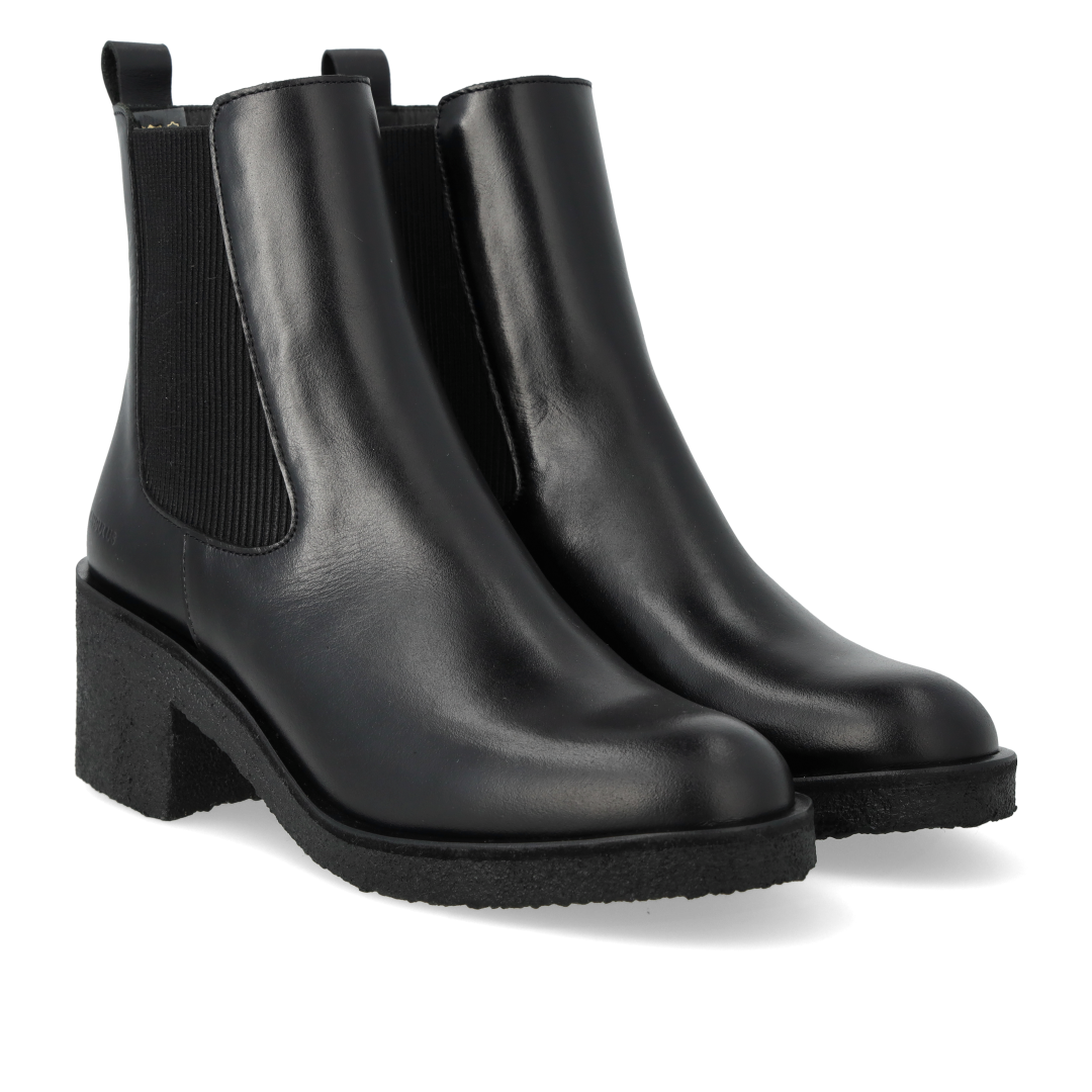 Classic Chelsea leather boot