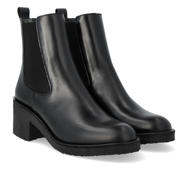 Classic Chelsea boot in leather