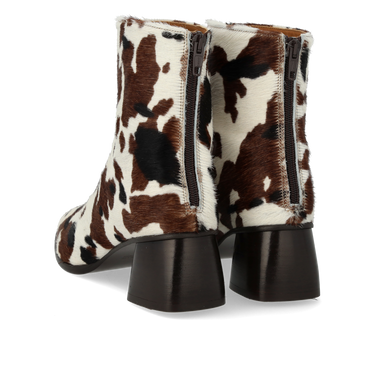 Boot in patterned pony fur