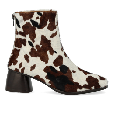 Boot in patterned pony fur
