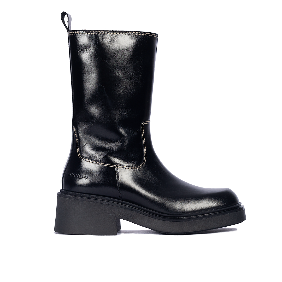 Chunky boot with square toe