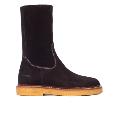 Classic leather boot with contrast stitching