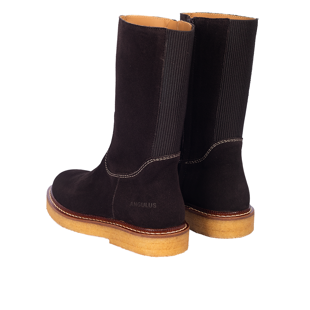 Classic boot with contrast stitching
