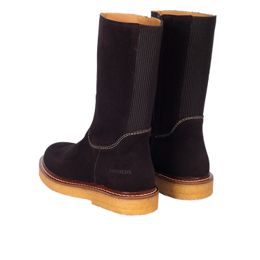 Classic leather boot with contrast stitching