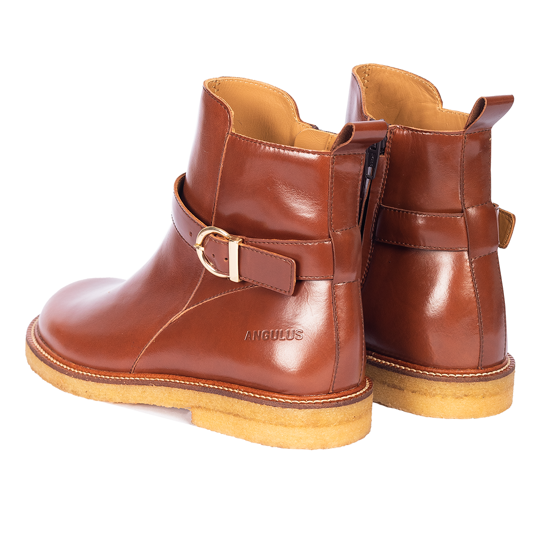 Boot with buckle detail