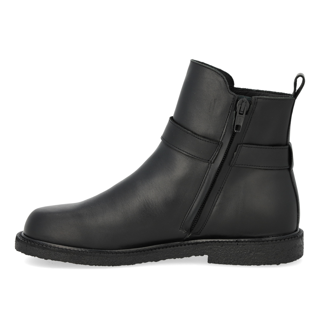 Boot with buckle detail