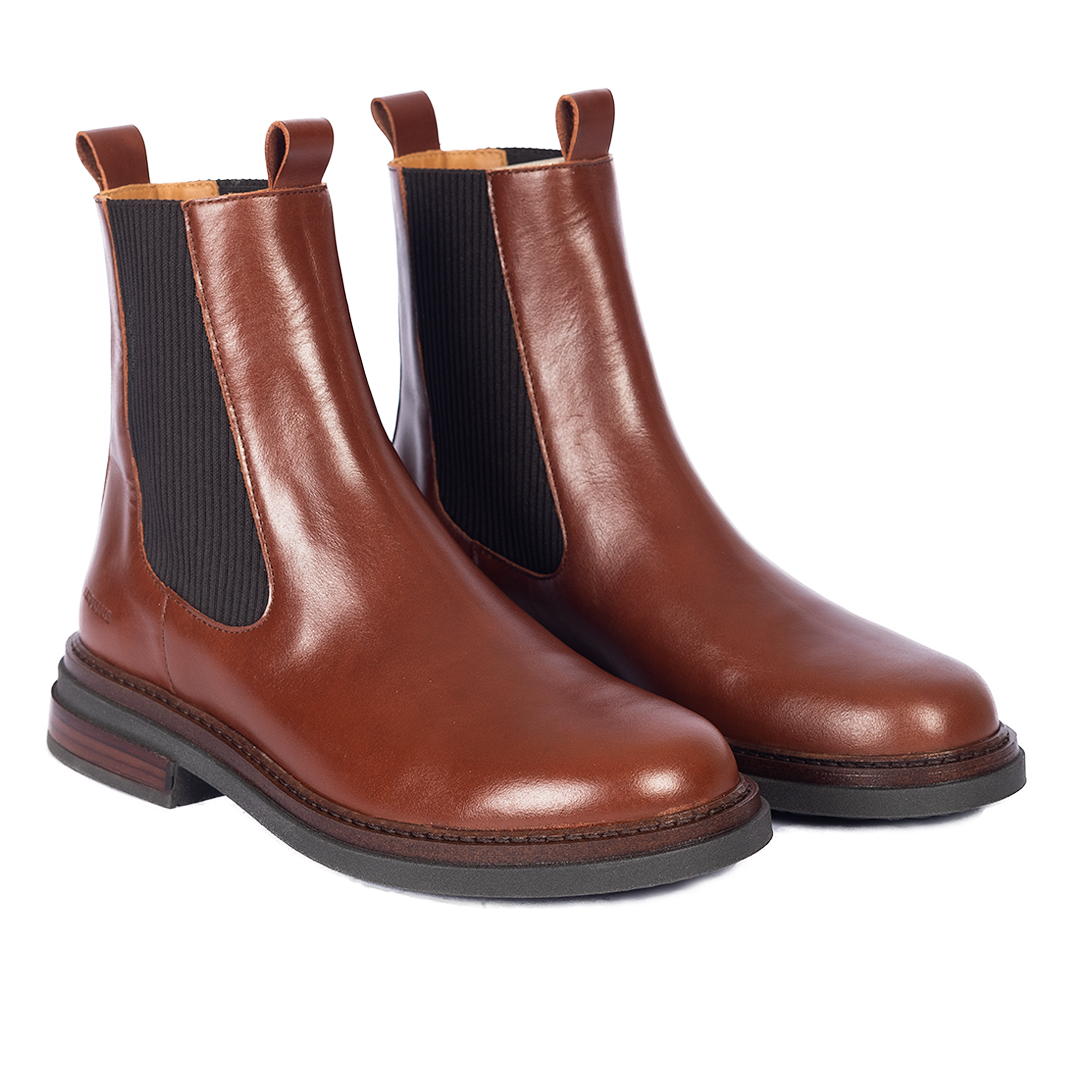 Boot with elastic