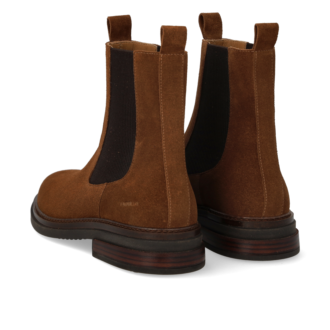 Boot with elastic