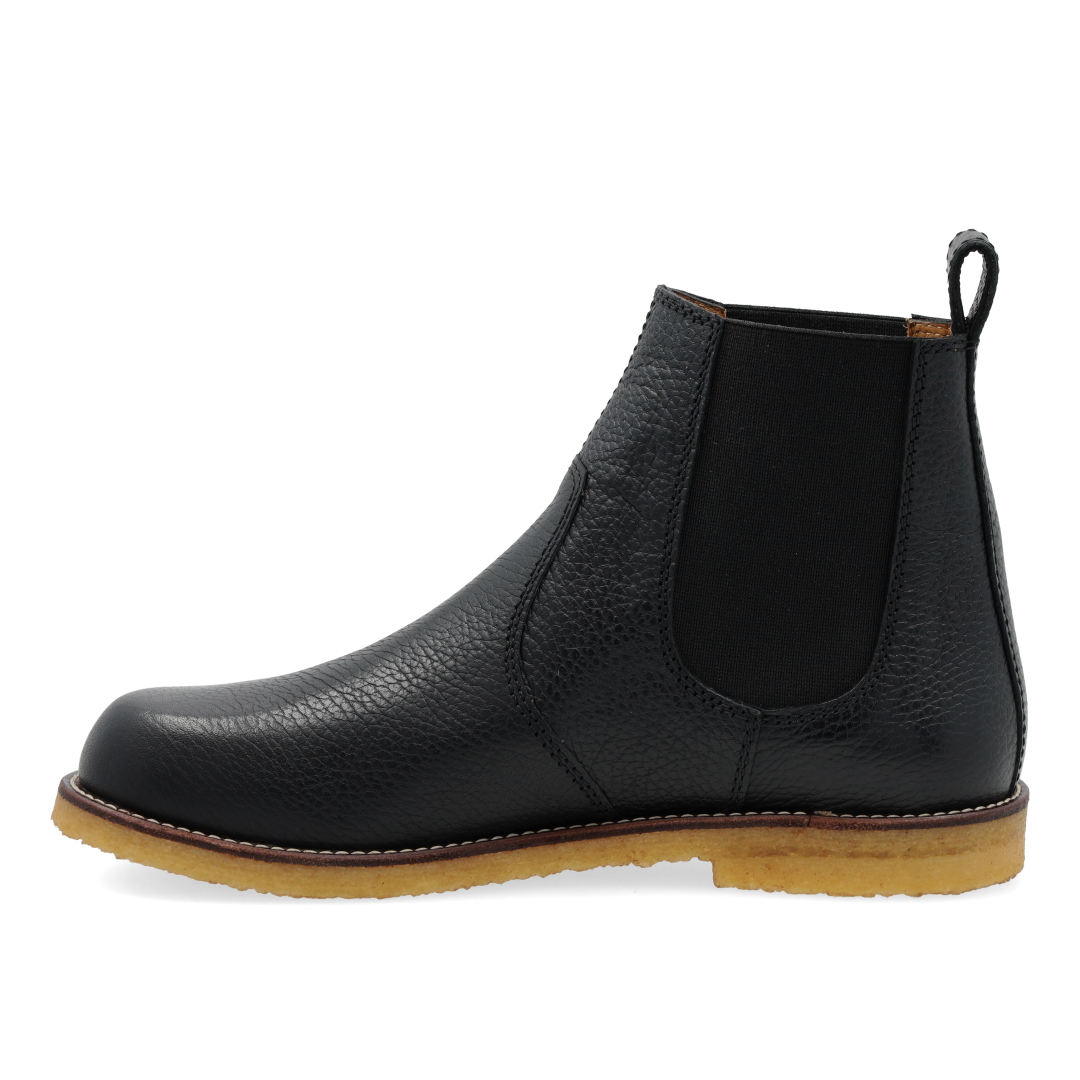 Chelsea boot with contrast stitching
