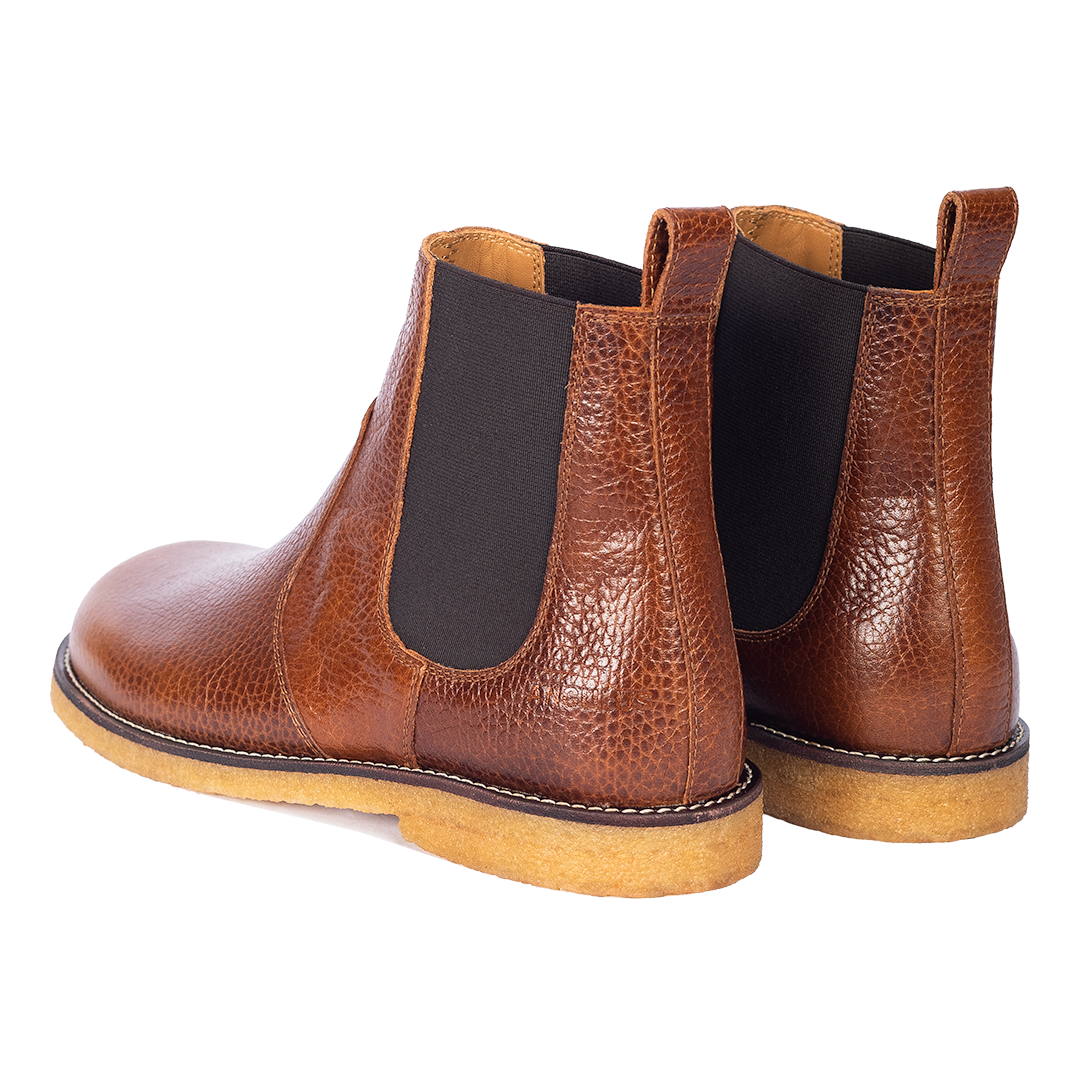 Chelsea boot with contrast stitching