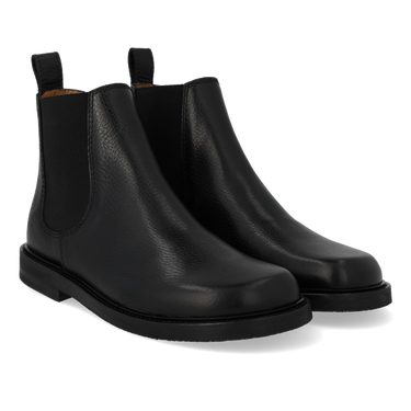 Chelsea boot with a spacious fit