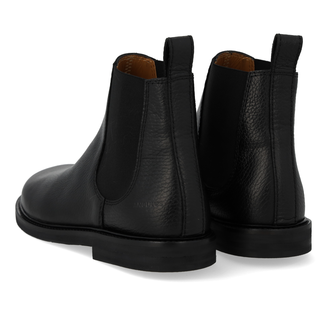 Chelsea boot with wide fit
