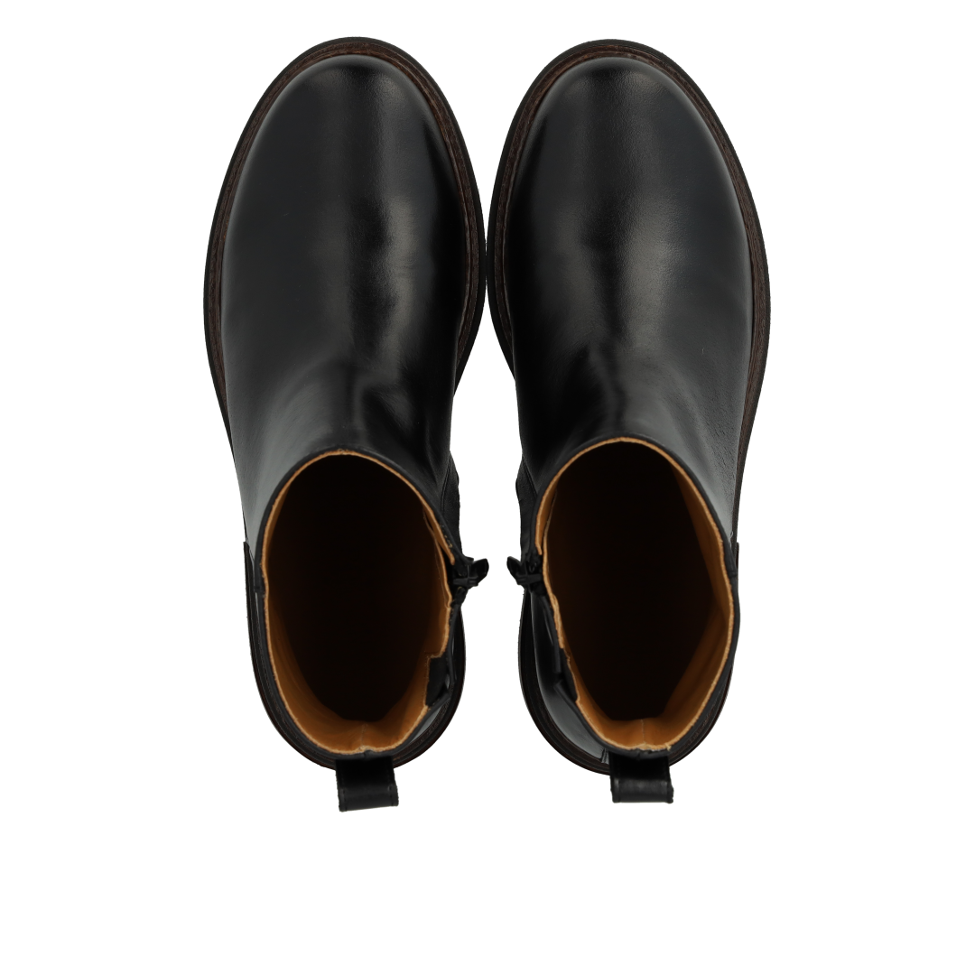 zippered boot