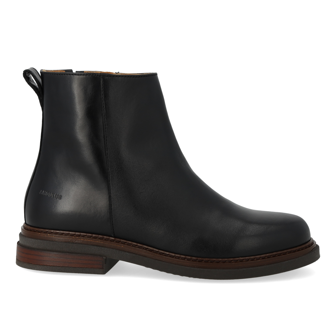 zippered boot
