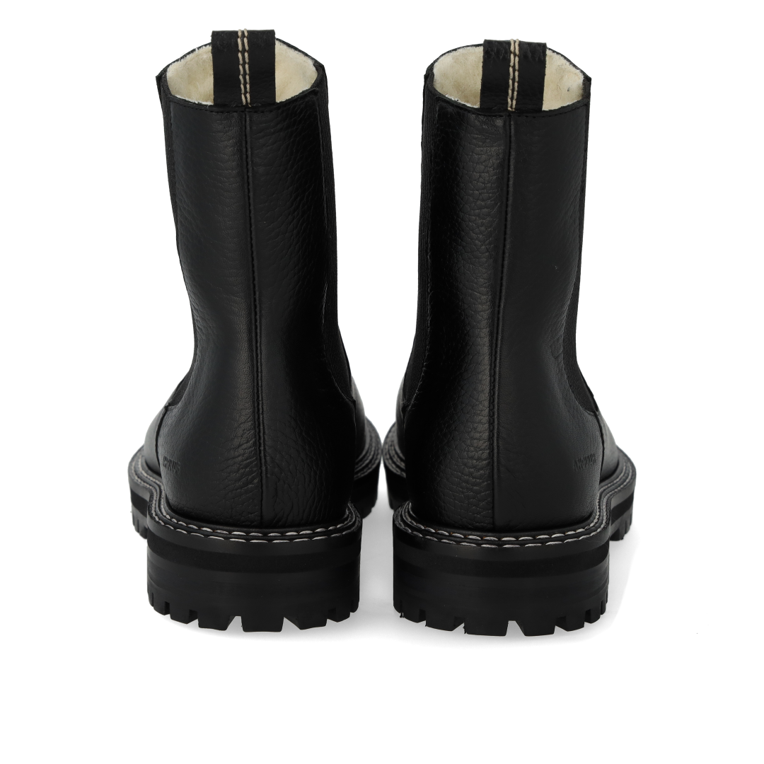 Chelsea boot with soft merino wool lining
