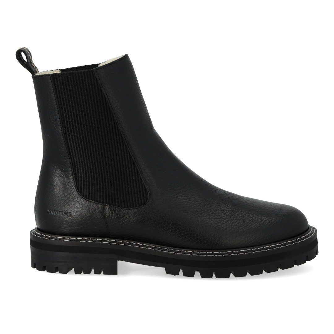 Chelsea boot with soft merino wool lining