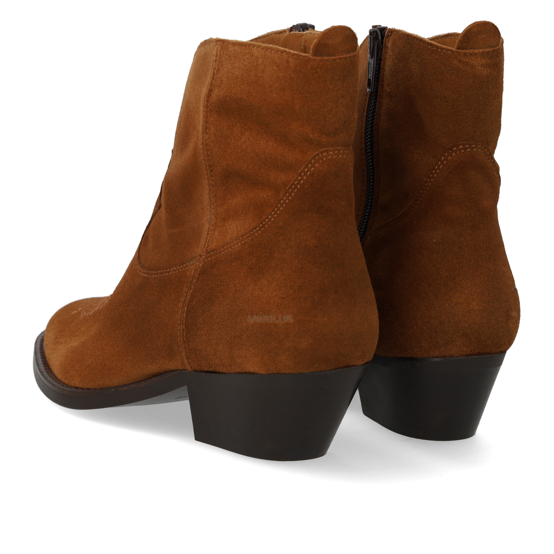 Cowboy boot with decorative stitching