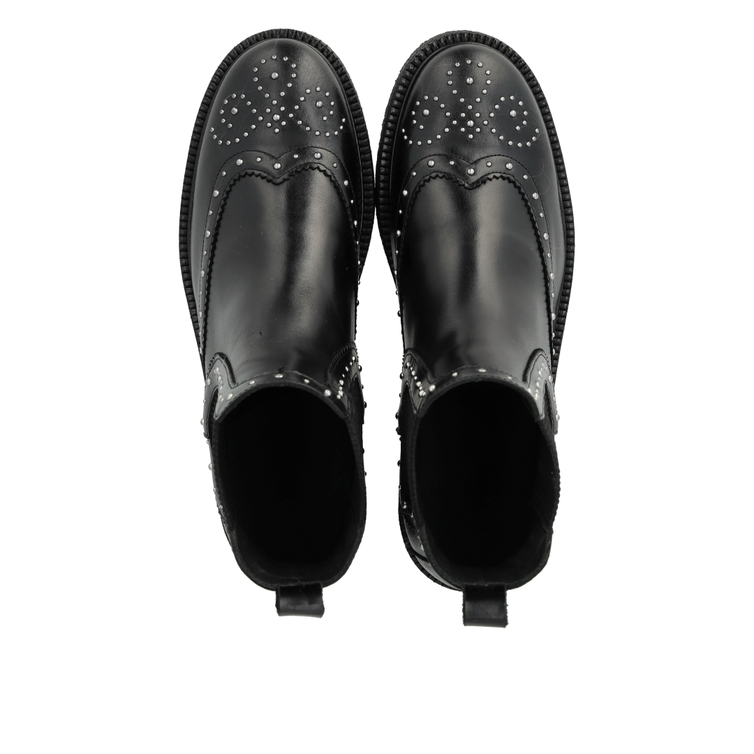 Chelsea boot with decorative silver studs