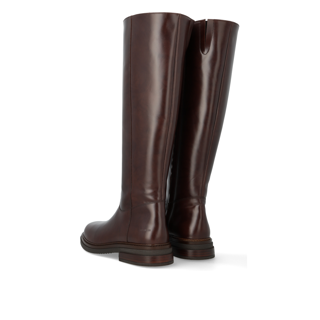 Long shafted boot
