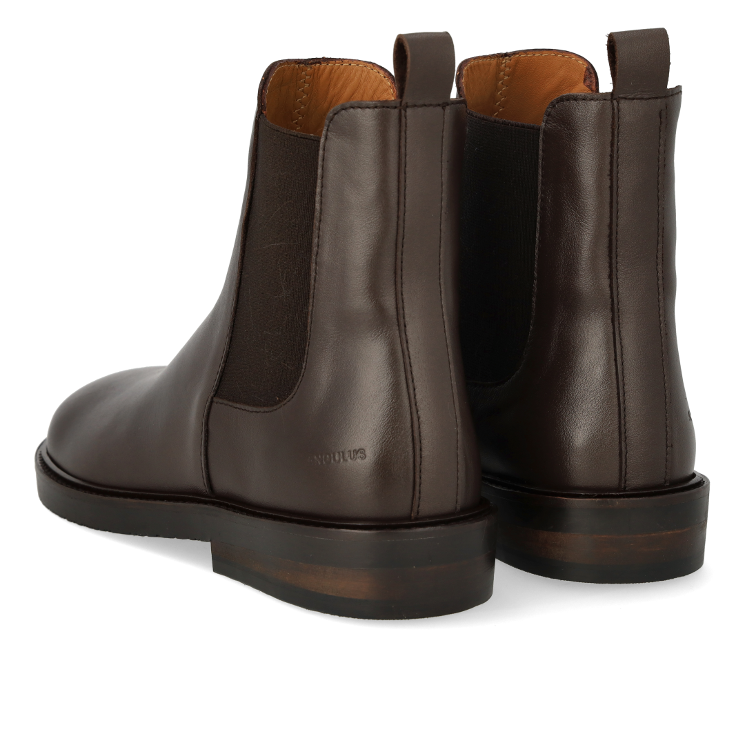 Chelsea boot with extra wide fit