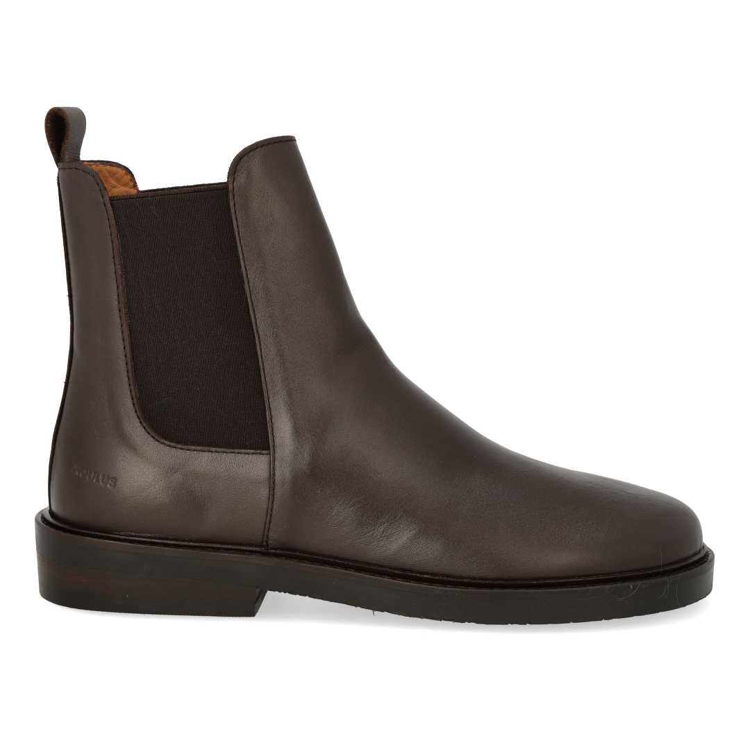 Chelsea boot with extra wide fit