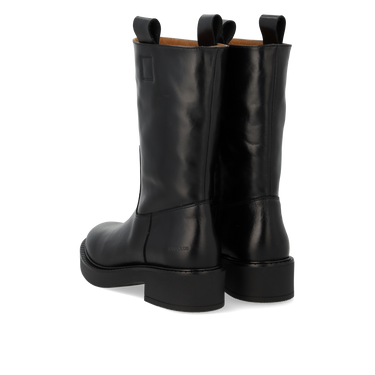 Chunky boot with a medium-high shaft