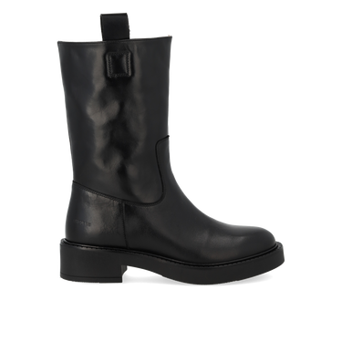 Chunky boot with a medium-high shaft