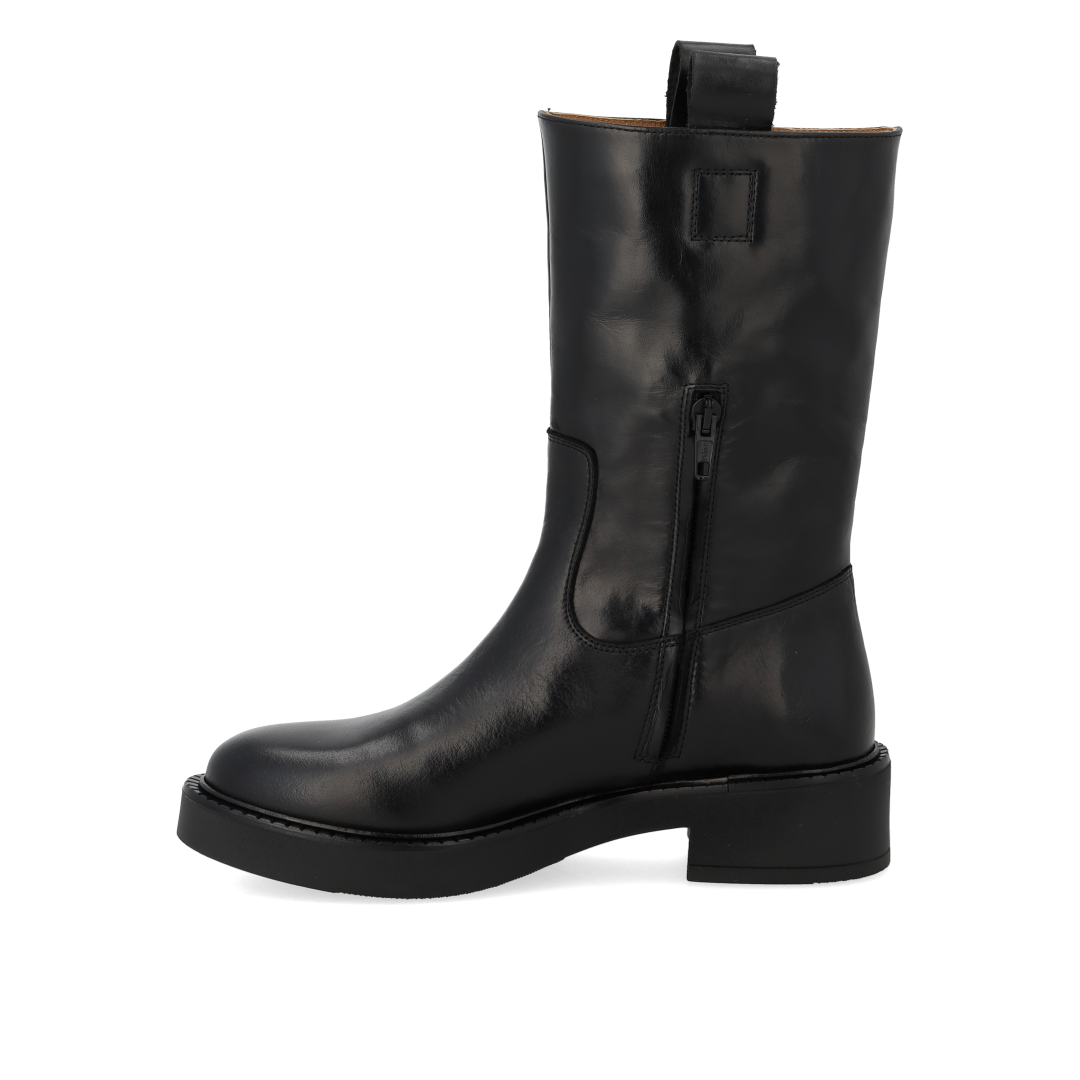 Chunky boot with mid-height shaft