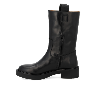 Chunky boot with a medium-high shaft