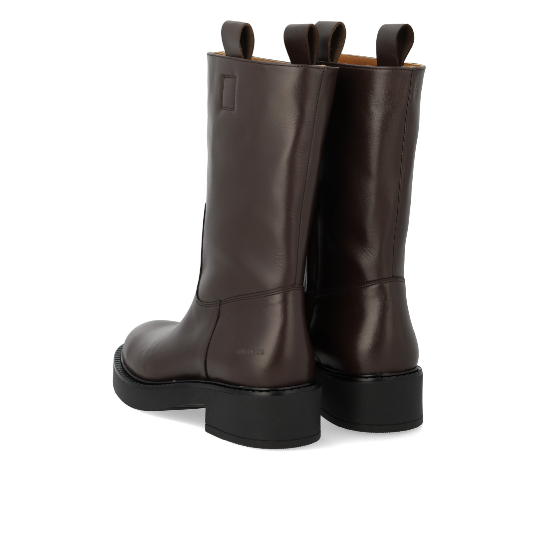 Chunky boot with mid-height shaft