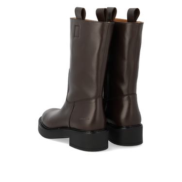 Chunky boot with a medium-high shaft