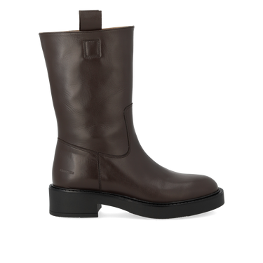 Chunky boot with a medium-high shaft