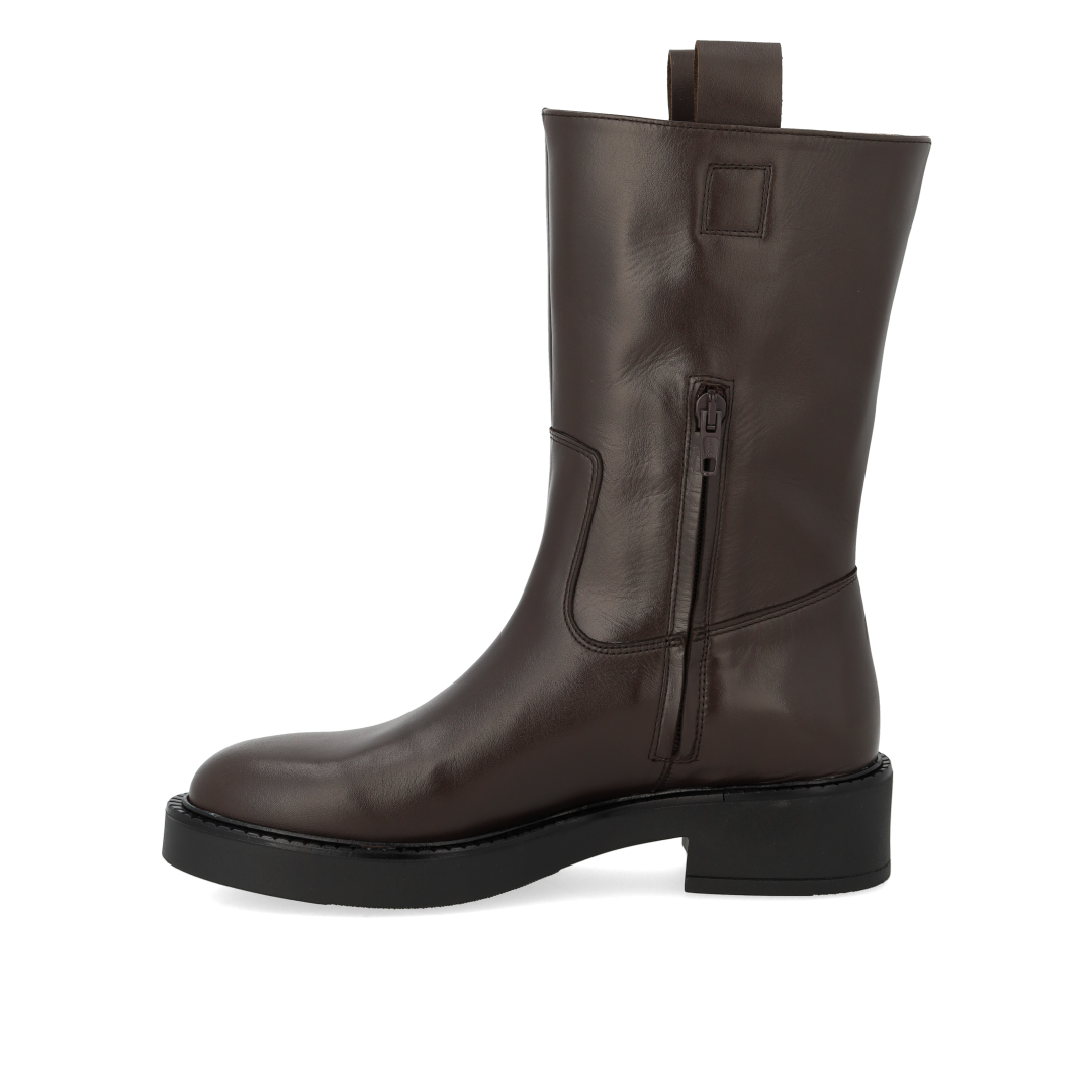 Chunky boot with mid-height shaft
