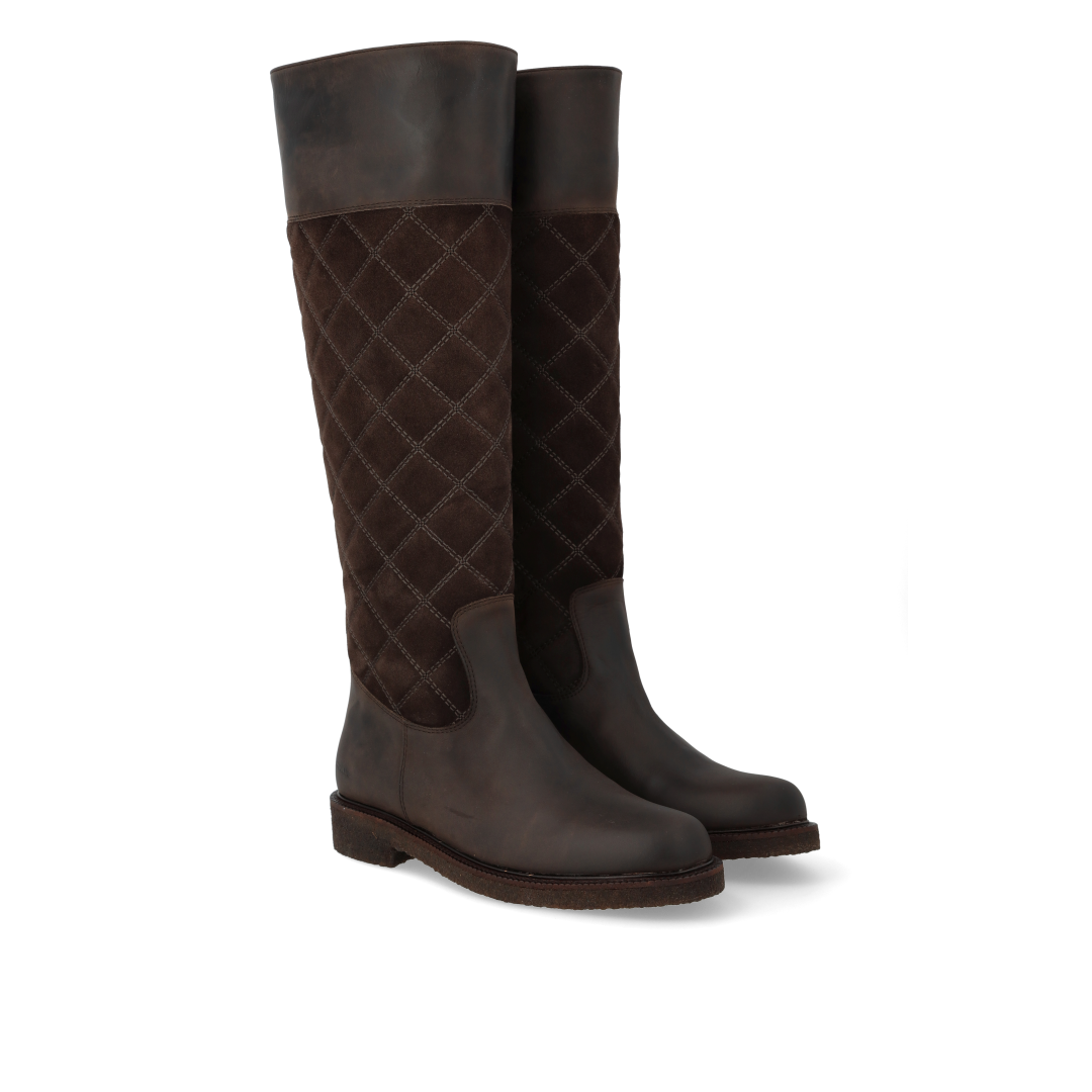 long shafted boot with quilted detail