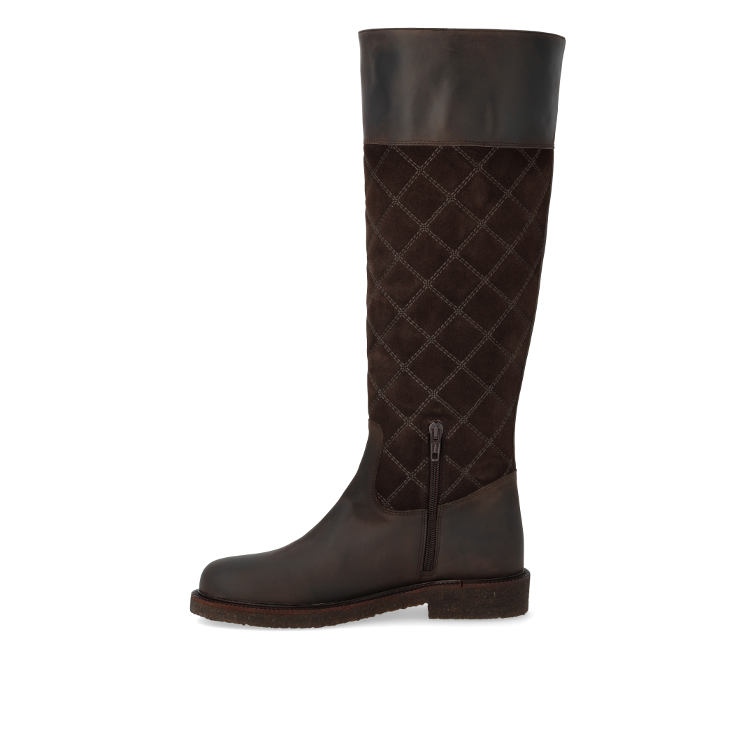 long shafted boot with quilted detail