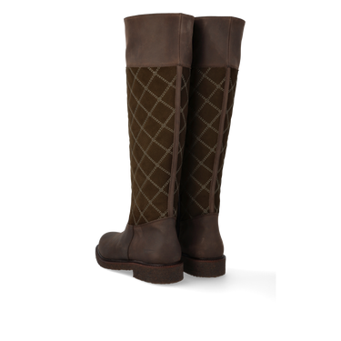 Long shafted boot with quilt detail
